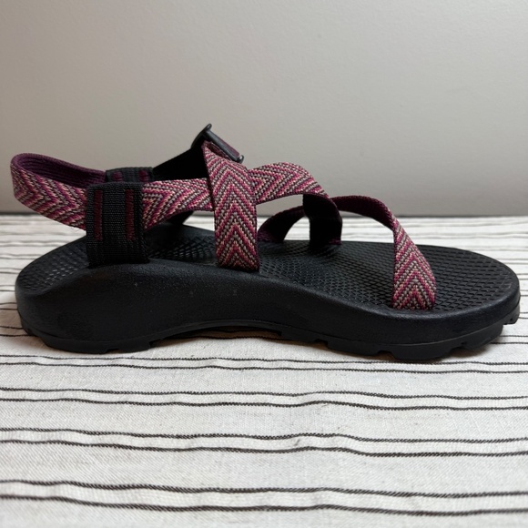 Chaco Z/1 Classic Sandals Women’s – Black with Pink Chevron Straps – W6 - Picture 3 of 7